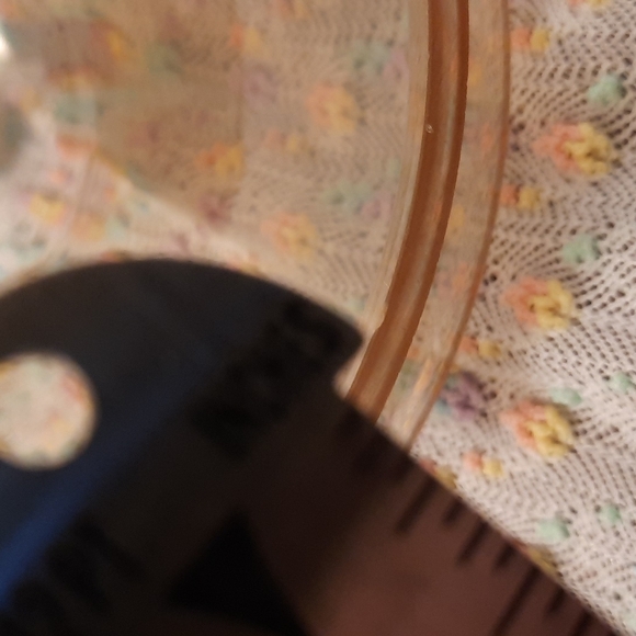 Gorgeous light peach etched glass candy dish 7 inches - Picture 5 of 9